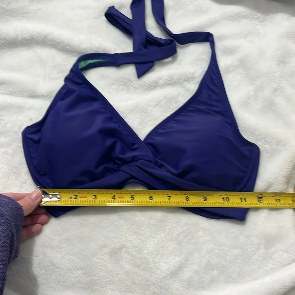 Athleta Women’s Bikini Top Size 32D or 32DD Blue Halter Tie Neck Underwire